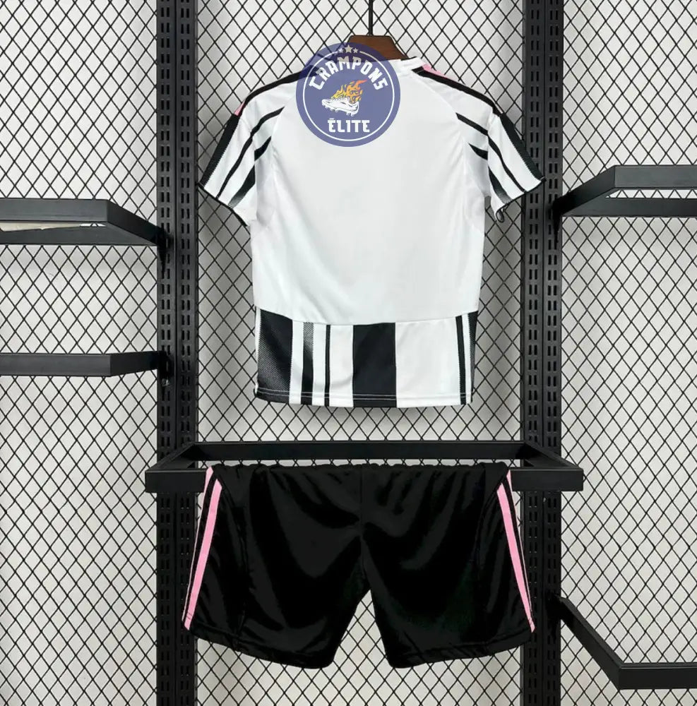 Image of Kits Enfants Juventus 2025/26 Domicile