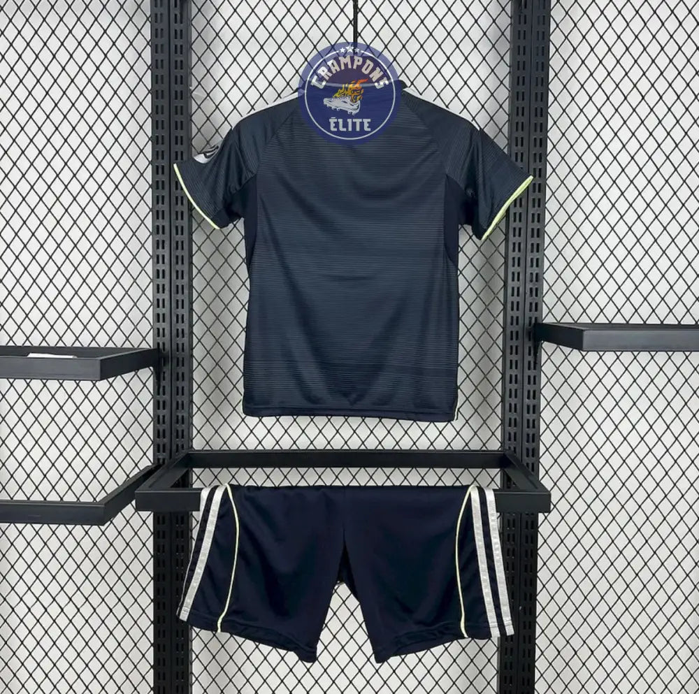 Kits Enfants Real Madrid 2025/26 Extérieur