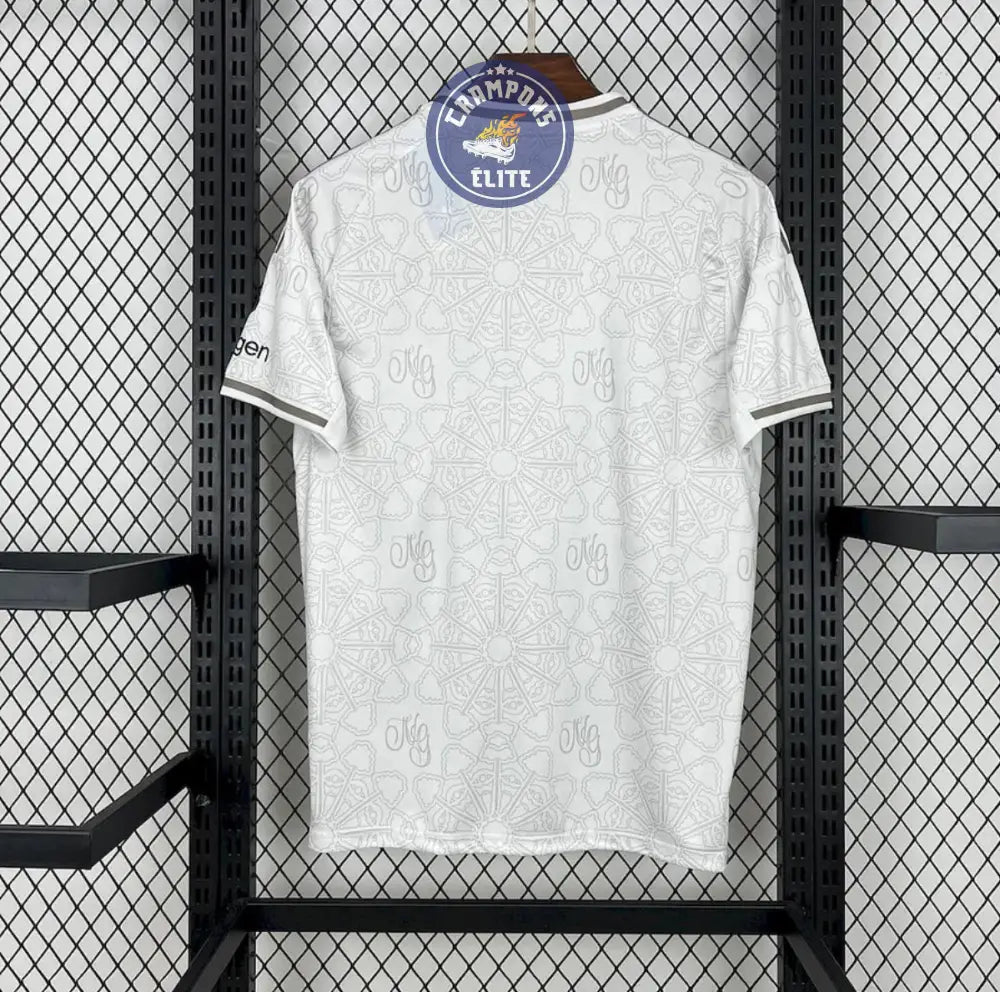 Nottingham Forest 2025/26 Extérieur