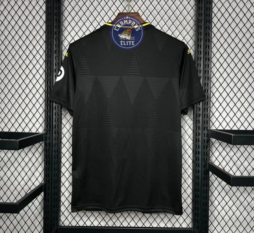 Wolverhampton 2024/25 Extérieur